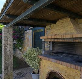 4 bedroom villa with pool, Chalikounas, sleeps 8